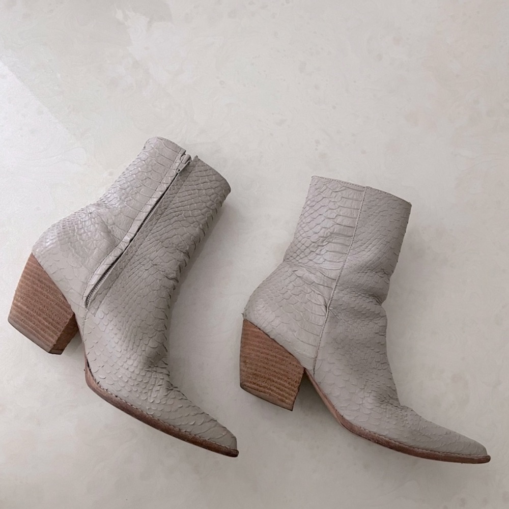 Matisse Caty ankle boots sz 7 - Beige